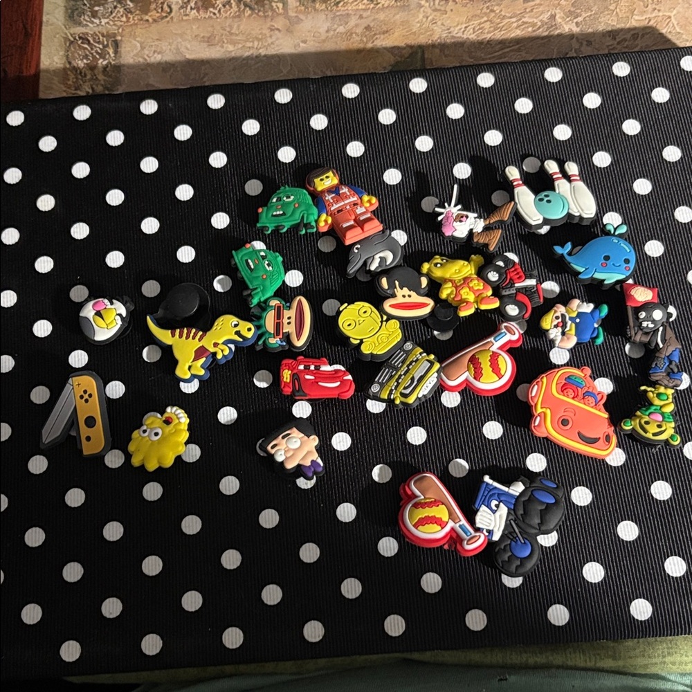 Assorted Kids shoe (jibbitz) Charms - Colorful Yellow, Red, Blue, Green, Black
